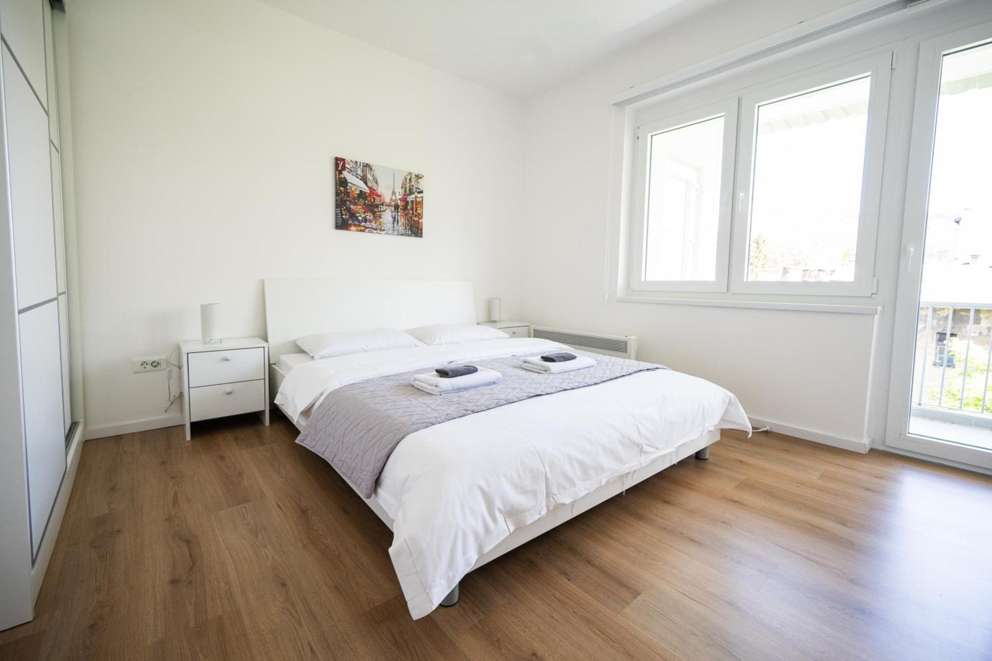 Bright 2Bdr Apartment With Balcony - Free Parking Сараево Екстериор снимка