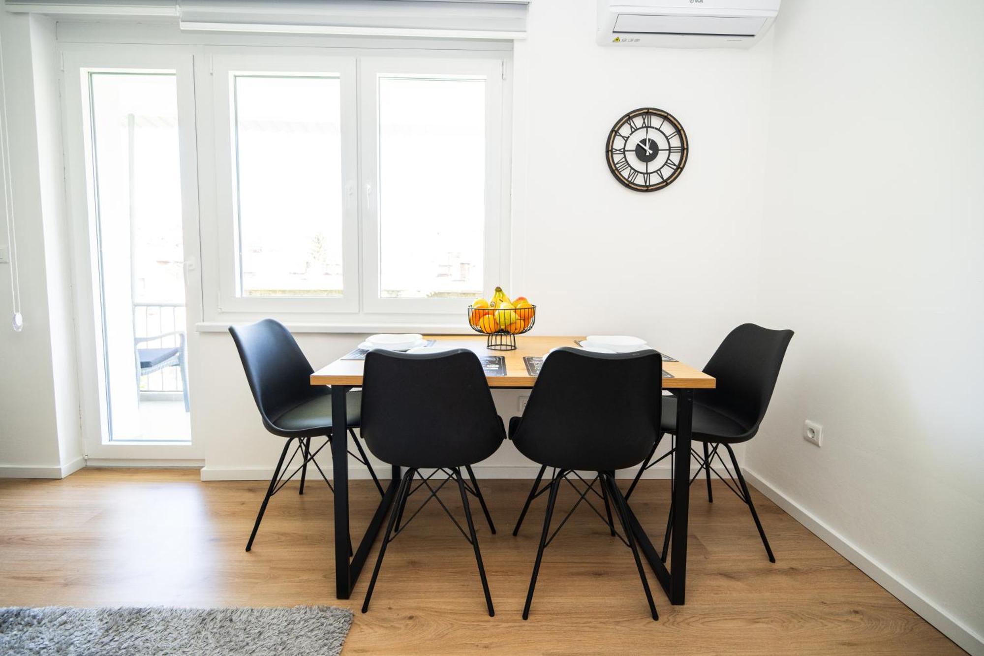 Bright 2Bdr Apartment With Balcony - Free Parking Сараево Екстериор снимка