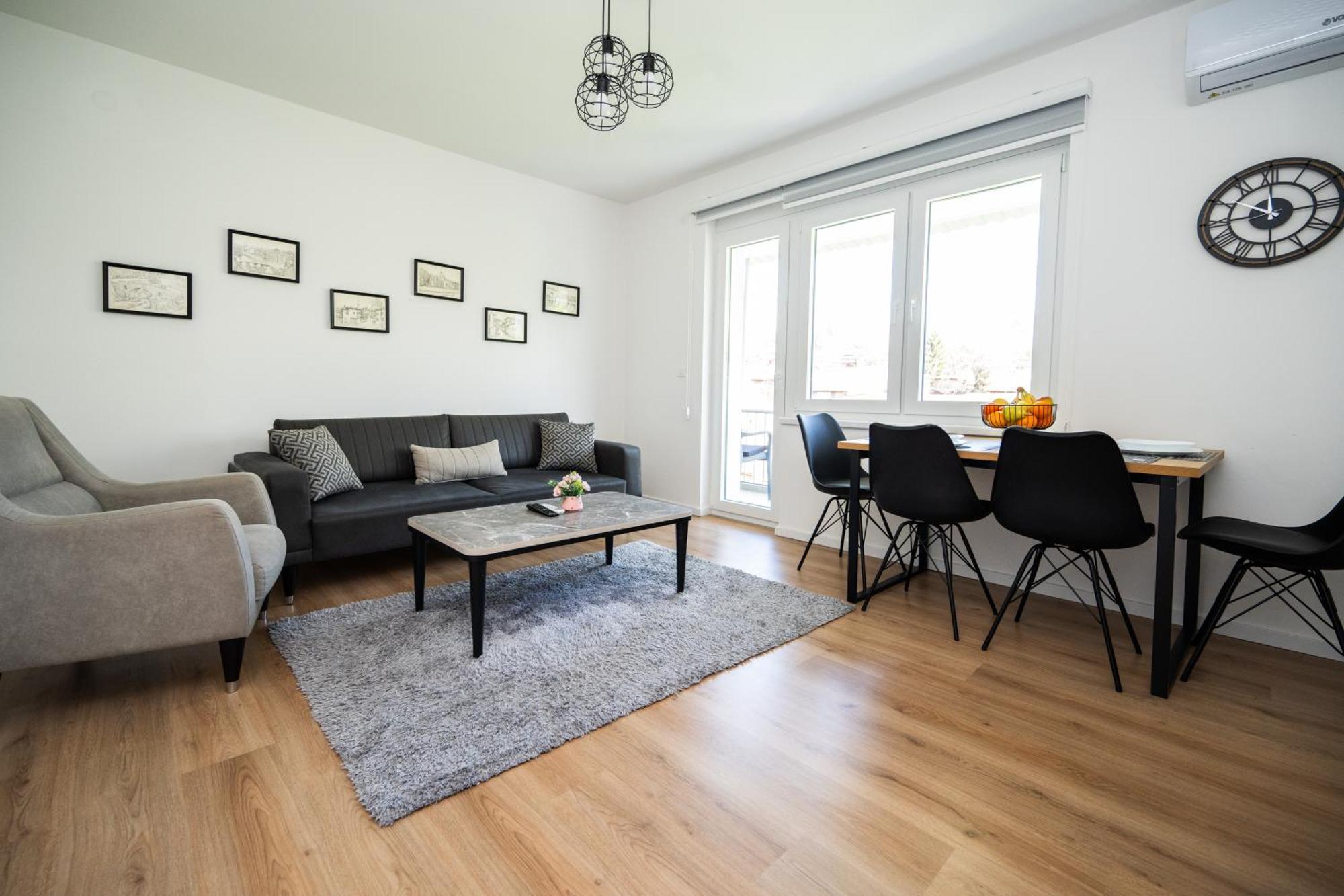 Bright 2Bdr Apartment With Balcony - Free Parking Сараево Екстериор снимка
