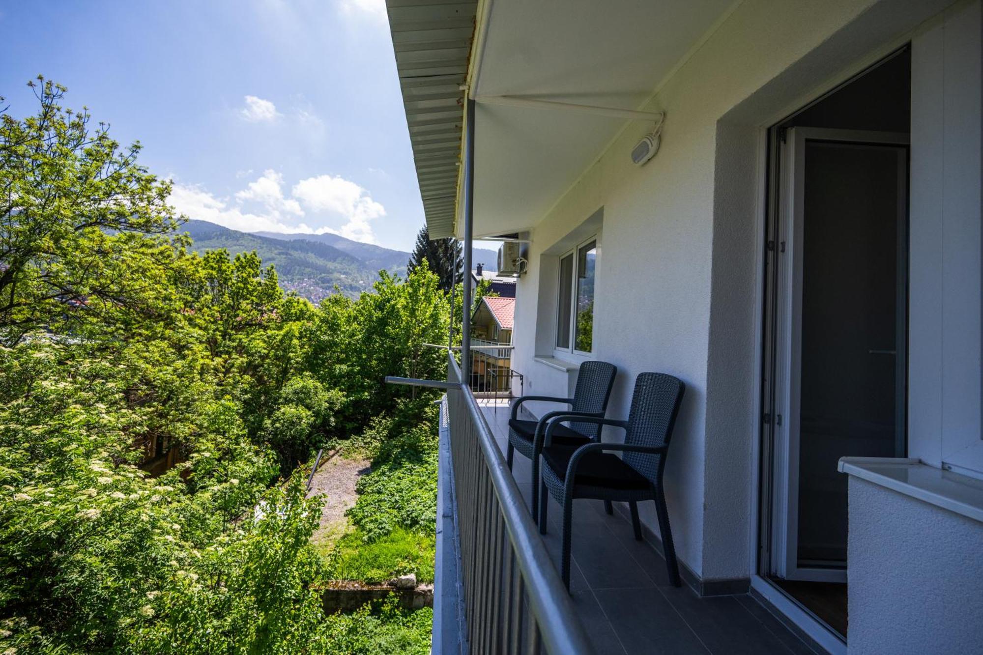 Bright 2Bdr Apartment With Balcony - Free Parking Сараево Екстериор снимка